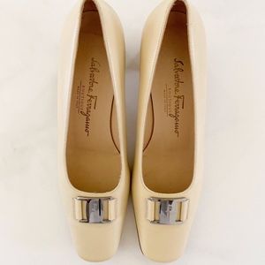 Salvatore Ferragamo Boutique classic pumps